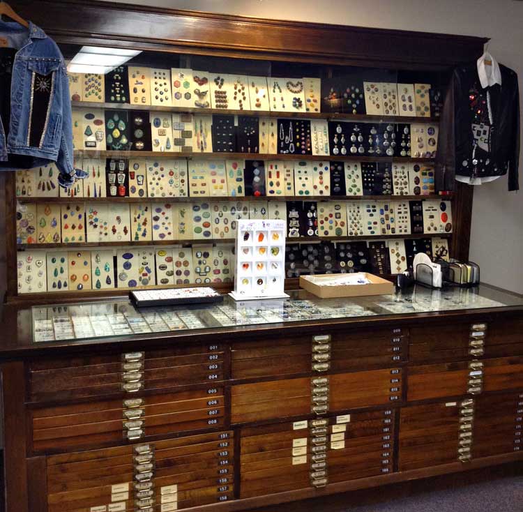 ehashley-showroom-wholesale-jewelry-stones-gems-rhinestones